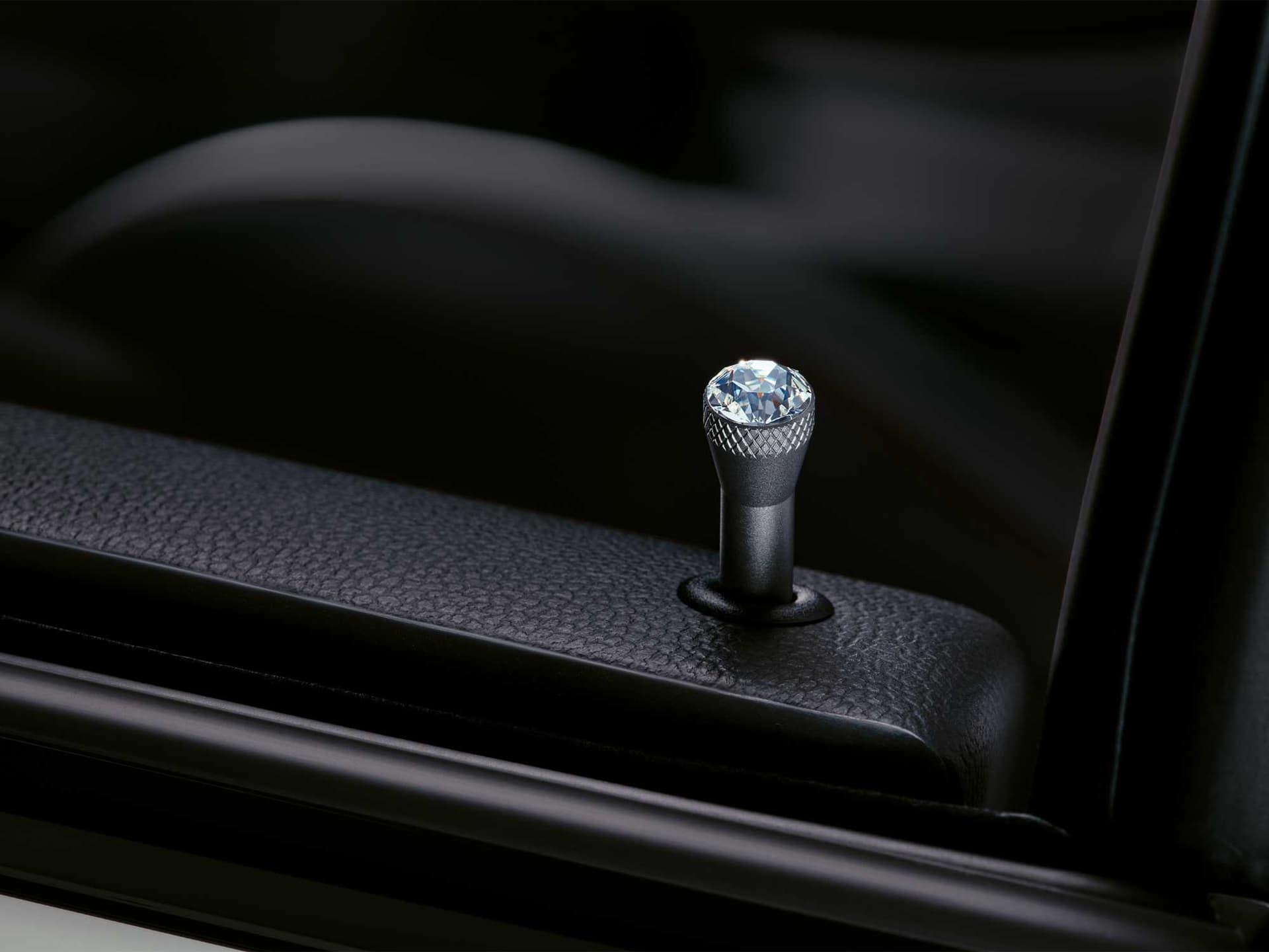 Crystal door pin in the BMW X7